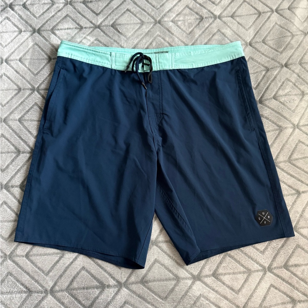 Men’s No Boundaries Blue Board Shorts, Size 36 waist